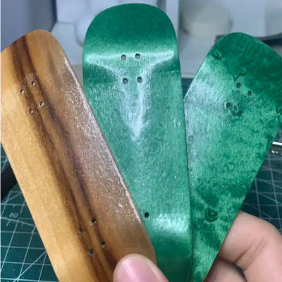 Dyed Colored Wood Veneer Rolls 3mm For Finger Jointed Boards Heatproof