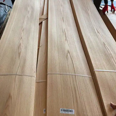 FSC Red Oak Veneer Sheets 0.45mm Phenolic Glue Wood Wall Panels