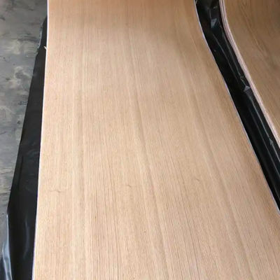 FSC Red Oak Veneer Sheets 0.45mm Phenolic Glue Wood Wall Panels