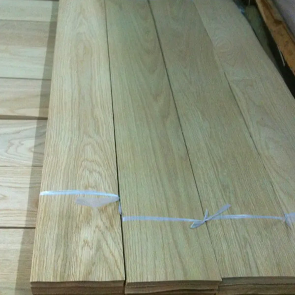 Smooth White Oak Veneer Sheets , 0.45mm Crown Cut Veneer Natural For